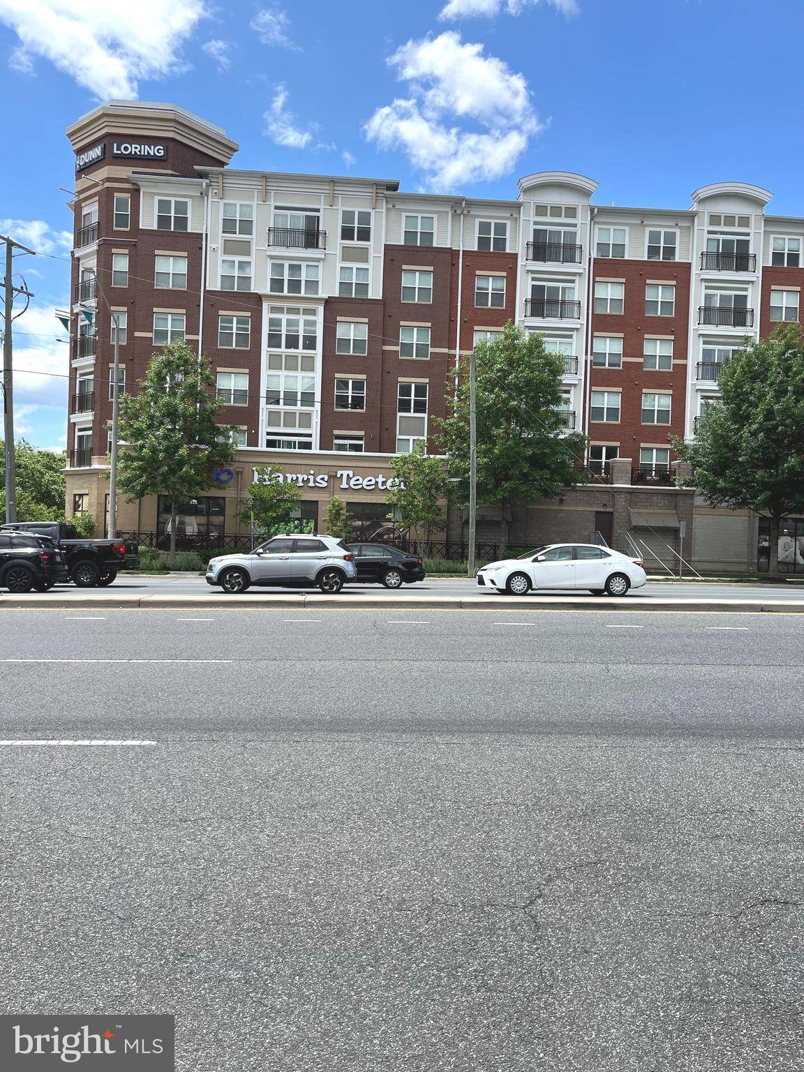 Vienna, VA 22180,2720 BELLFOREST CT #201