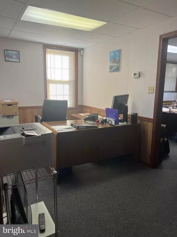 Media, PA 19063,32 S PENNELL RD