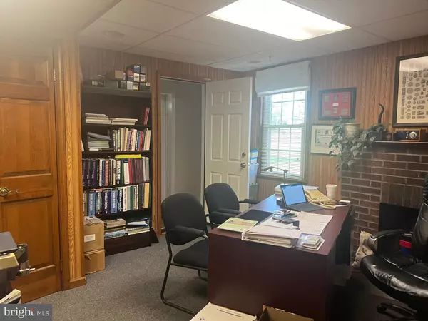 Media, PA 19063,32 S PENNELL RD