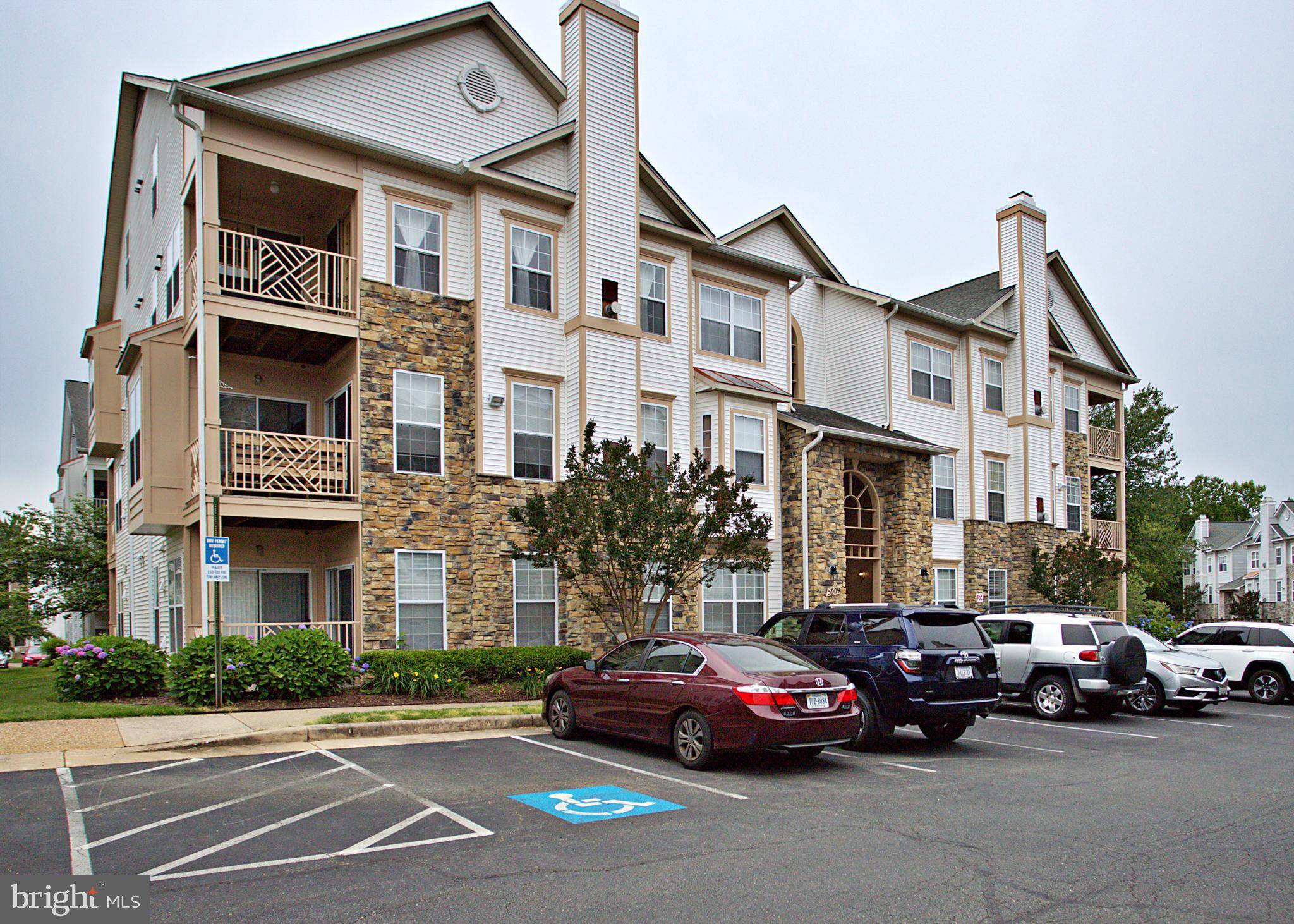 5909 FOUNDERS HILL DR #101, Alexandria, VA 22310