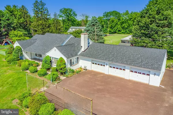 Oaks, PA 19456,215 YOCUM RD