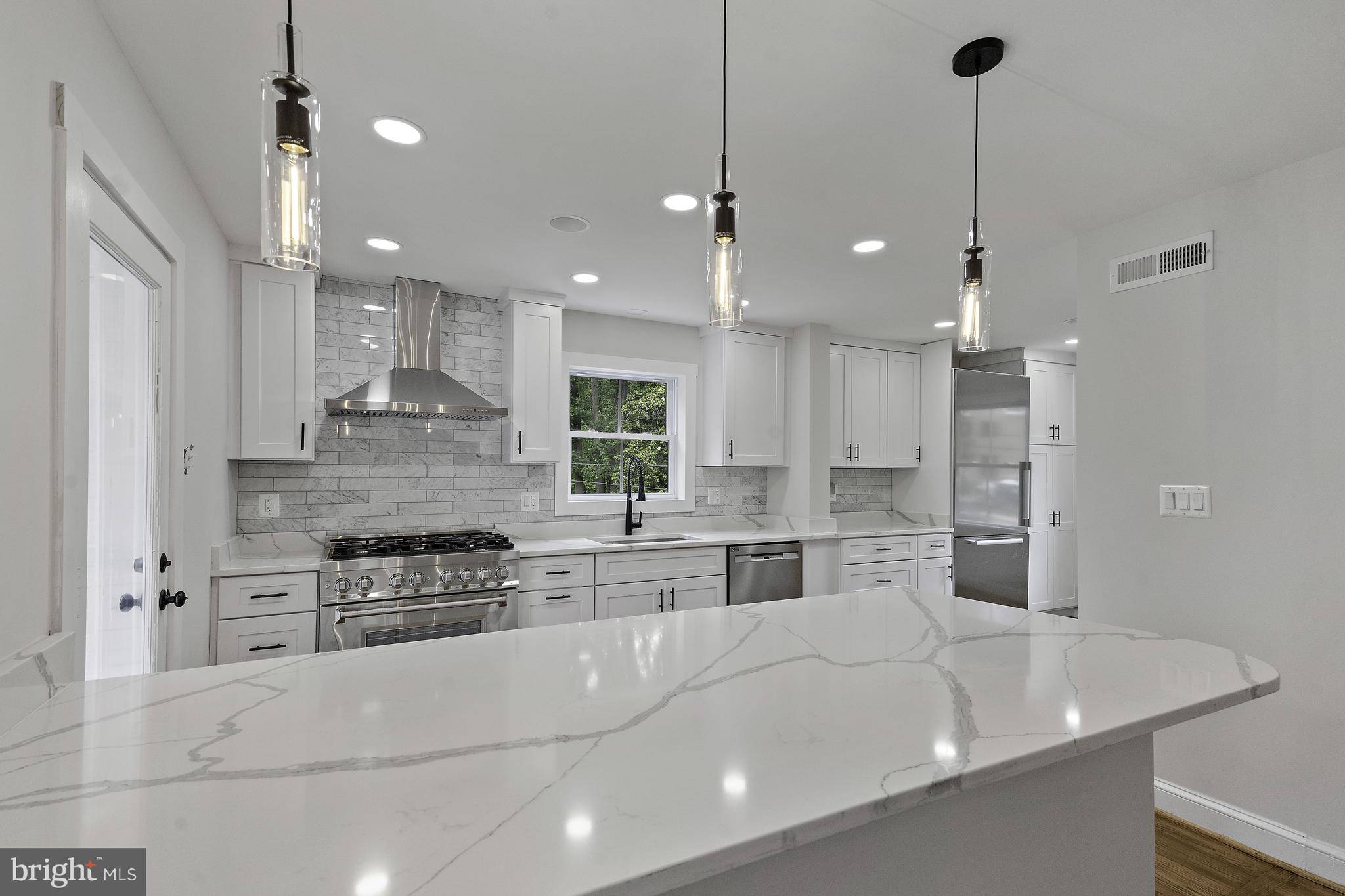 Arlington, VA 22207,3801 LORCOM LN N