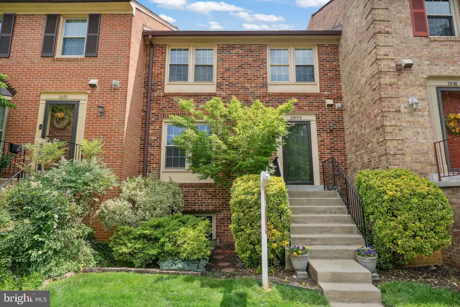 2893 SUTTON OAKS LN, Vienna, VA 22181