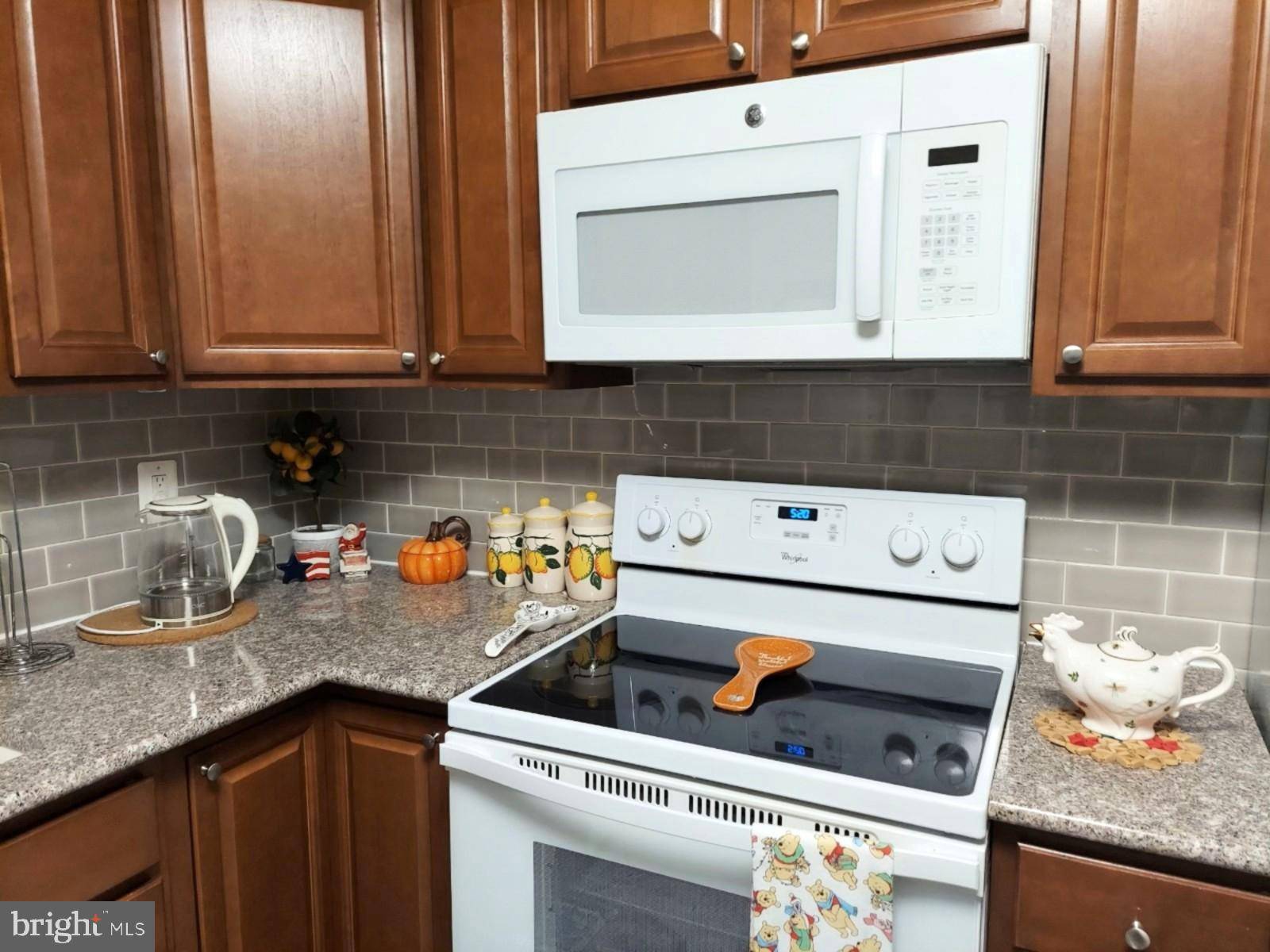 East Windsor, NJ 08512,9--I DENNISON #I