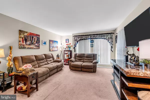 East Windsor, NJ 08512,9--I DENNISON #I