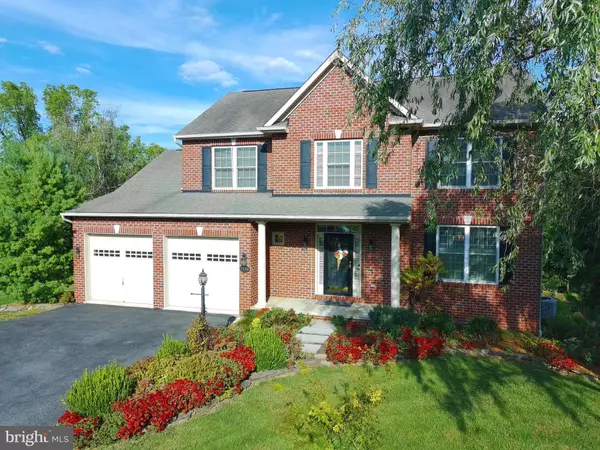 Chambersburg, PA 17202,1736 CARRERA DRIVE