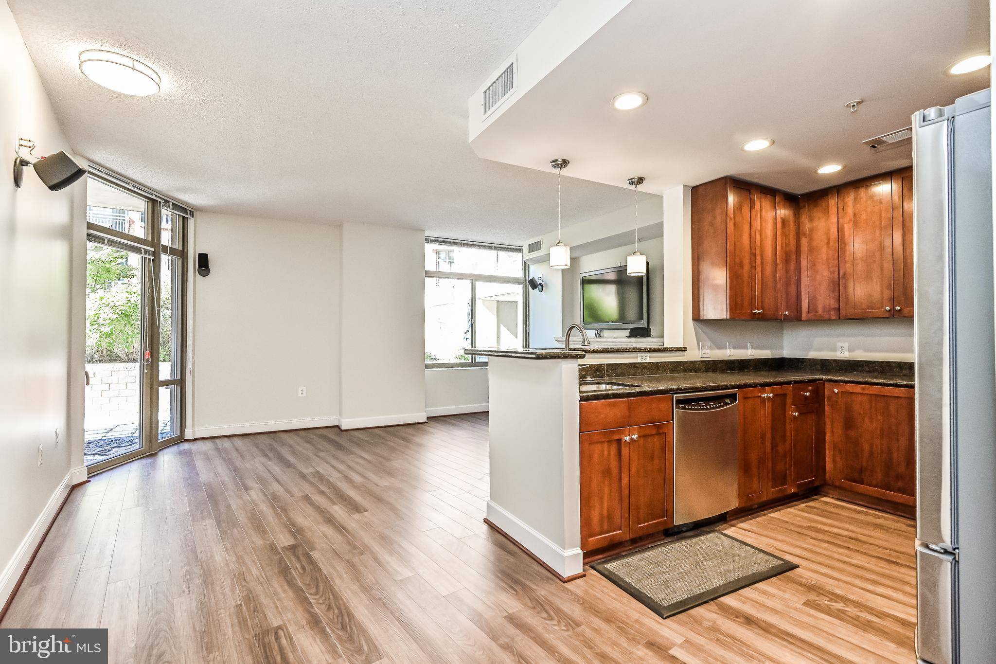 Arlington, VA 22202,3600 S GLEBE RD #228W
