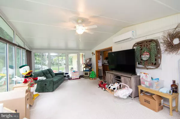 Hurlock, MD 21643,5802 PHYLLIS DR