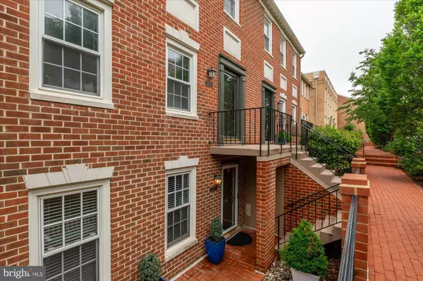 Washington, DC 20016,3277 SUTTON PL NW #C