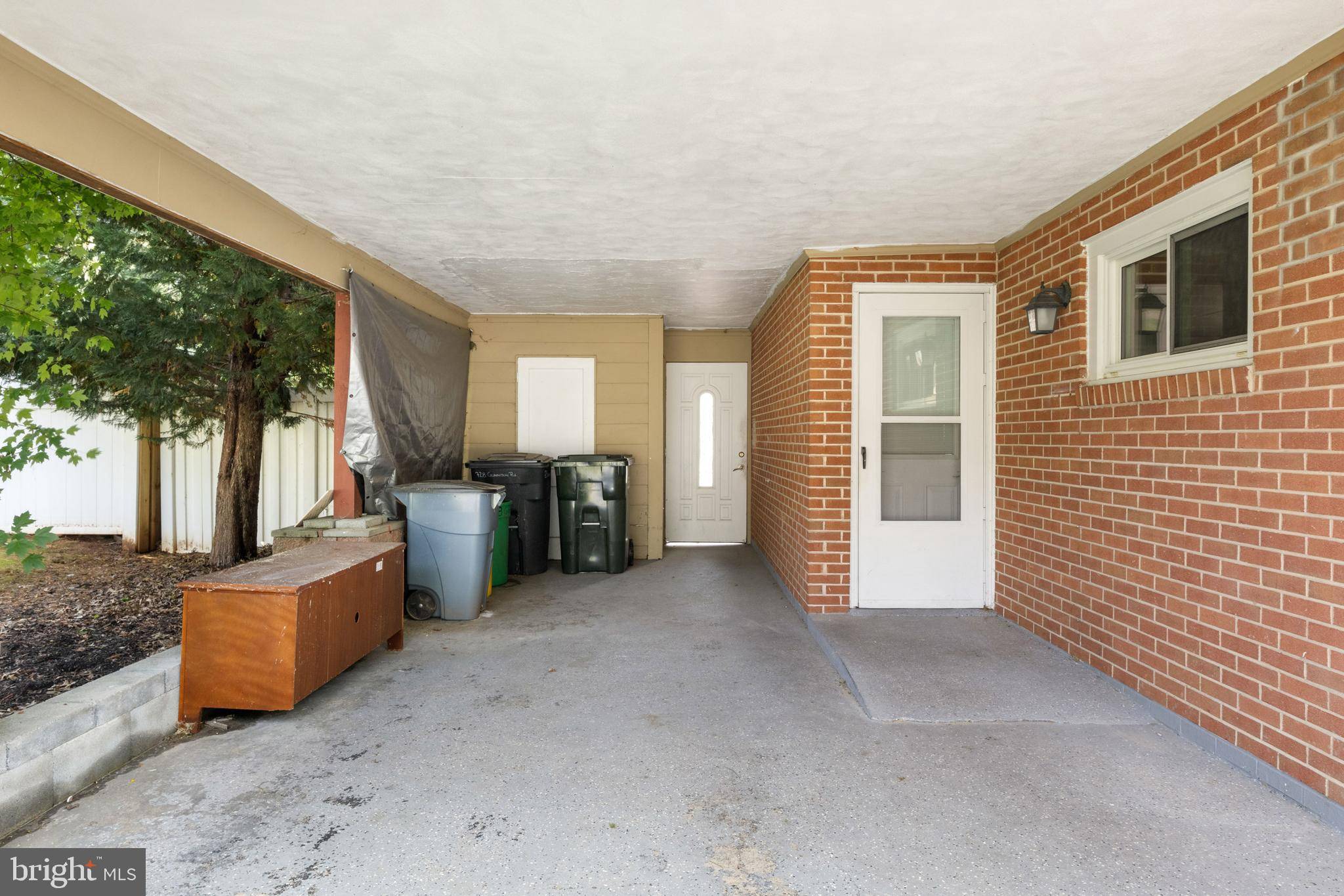 York, PA 17404,728 GUNNISON RD