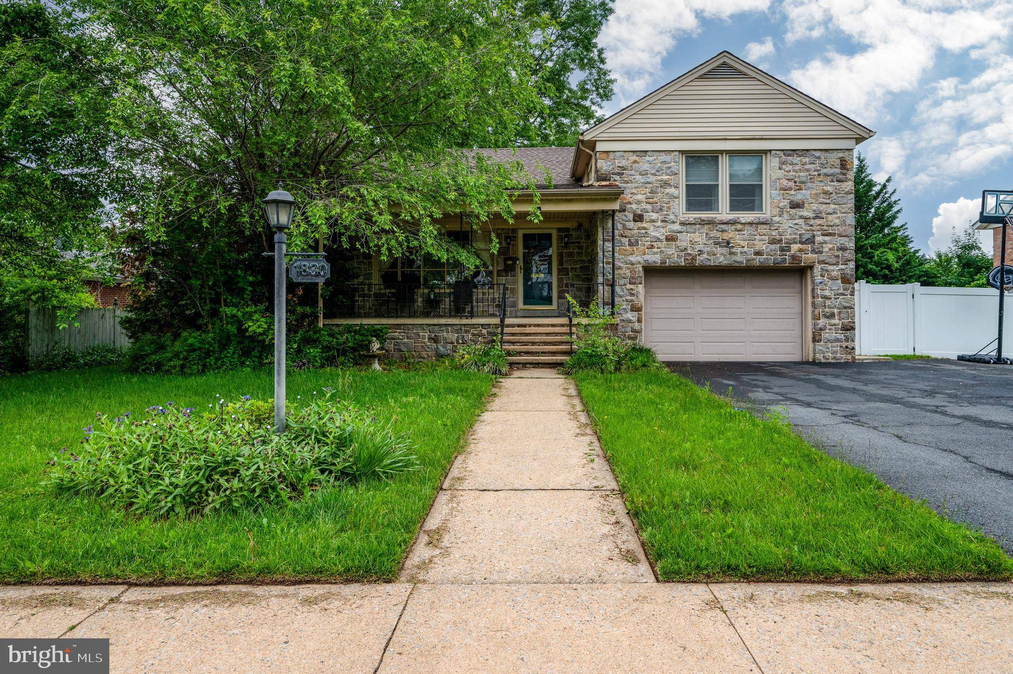 1830 HAMPDEN BLVD, Reading, PA 19604