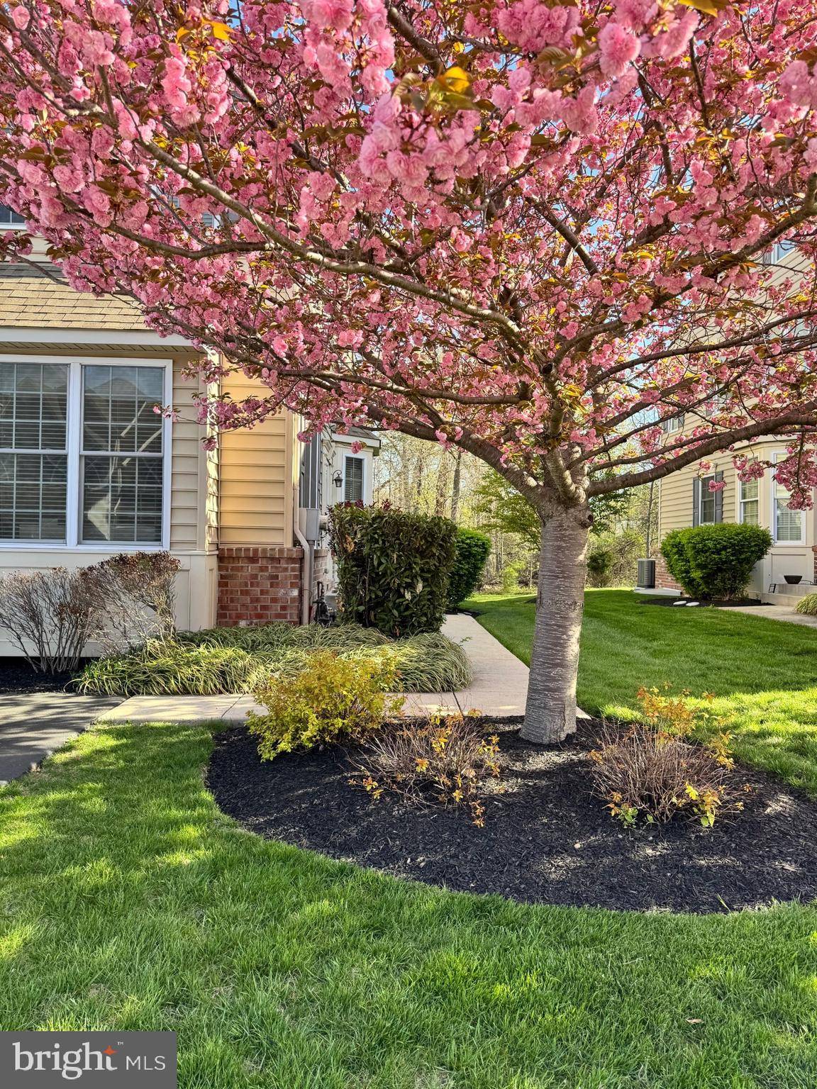 Norristown, PA 19403,947 DUTCH DR