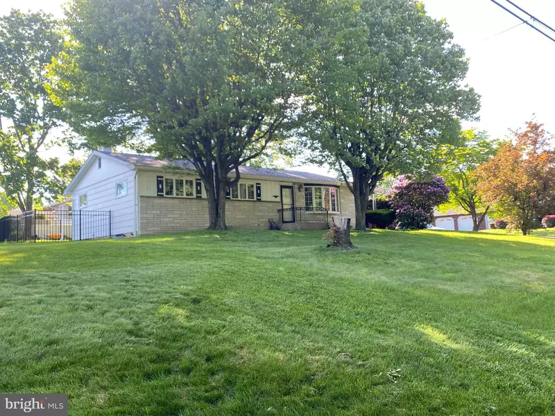 256 BULLS HEAD RD, Pottsville, PA 17901
