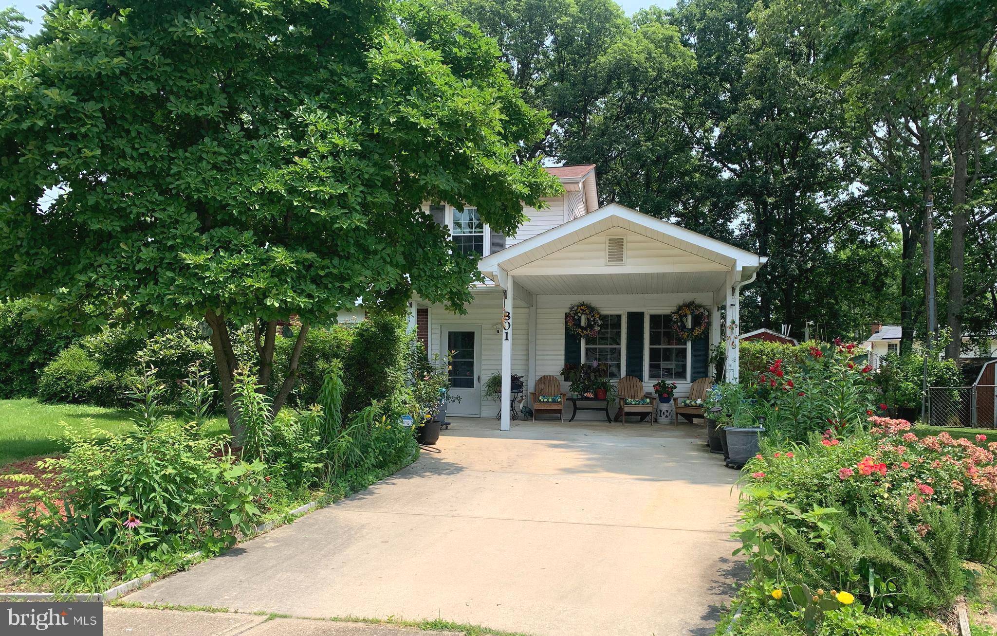 Waldorf, MD 20602,801 OXFORD CT