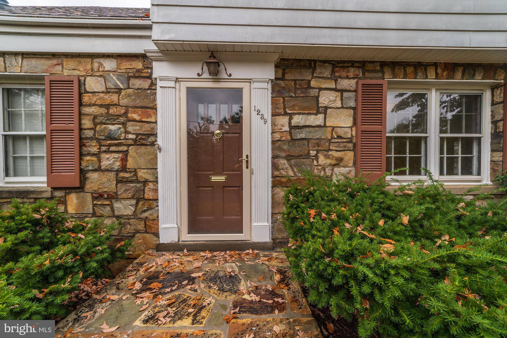 Arlington, VA 22202,1239 S OAKCREST RD