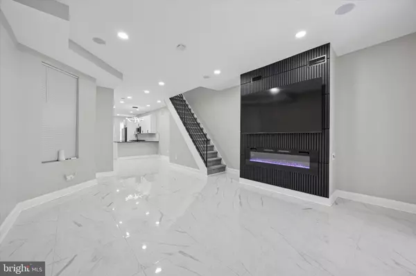 Philadelphia, PA 19139,5239 ARCH ST