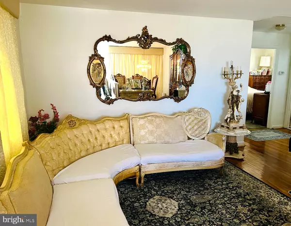 Washington, DC 20019,847 HILLTOP TER SE