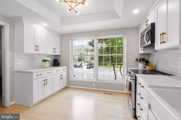 Springfield, VA 22153,8008 BETHELEN WOODS LN