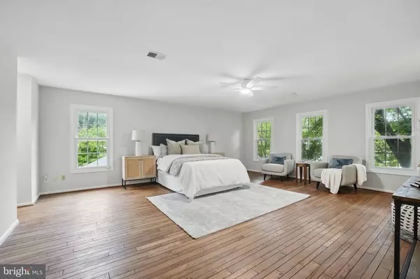Reston, VA 20191,2624 BLACK FIR CT