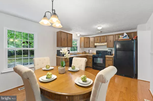 Waldorf, MD 20601,2213 HOLLY OAK CT