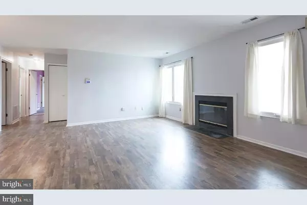 Levittown, PA 19057,5 MICHELE CT #106