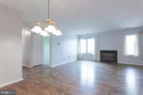 Levittown, PA 19057,5 MICHELE CT #106