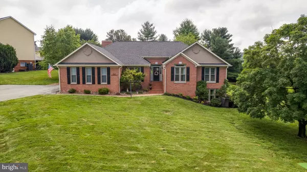 64 HUNTFIELD LN, Charles Town, WV 25414