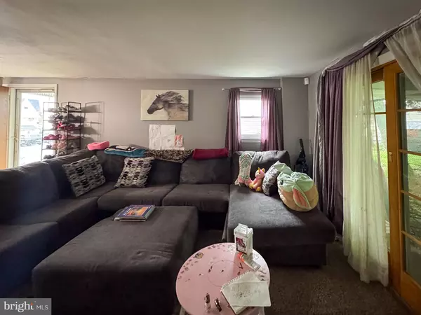 Philadelphia, PA 19152,10 SHIPLEY PL