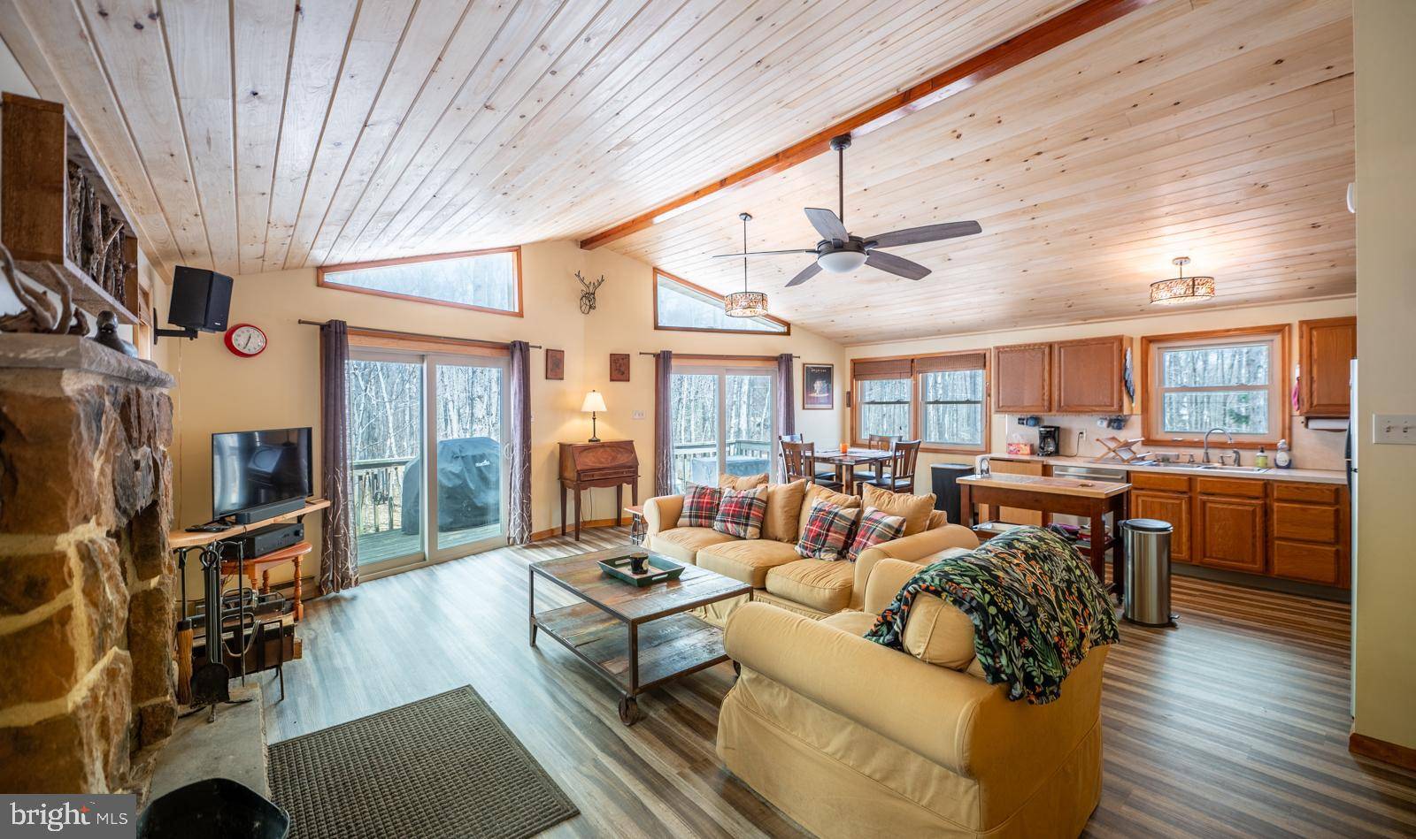 Albrightsville, PA 18210,354 KILMER TRL