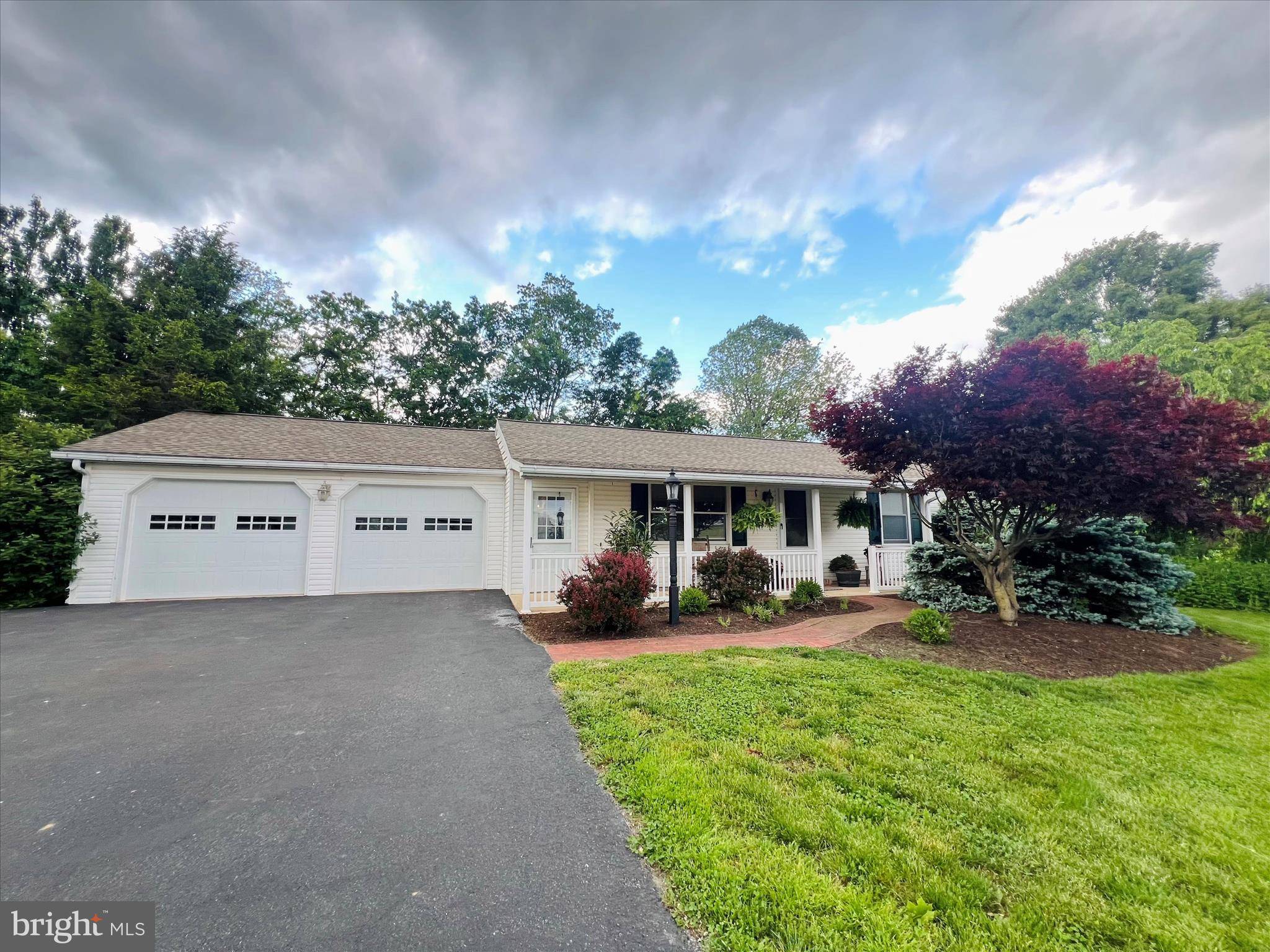 1403 GREBLE RD, Myerstown, PA 17067