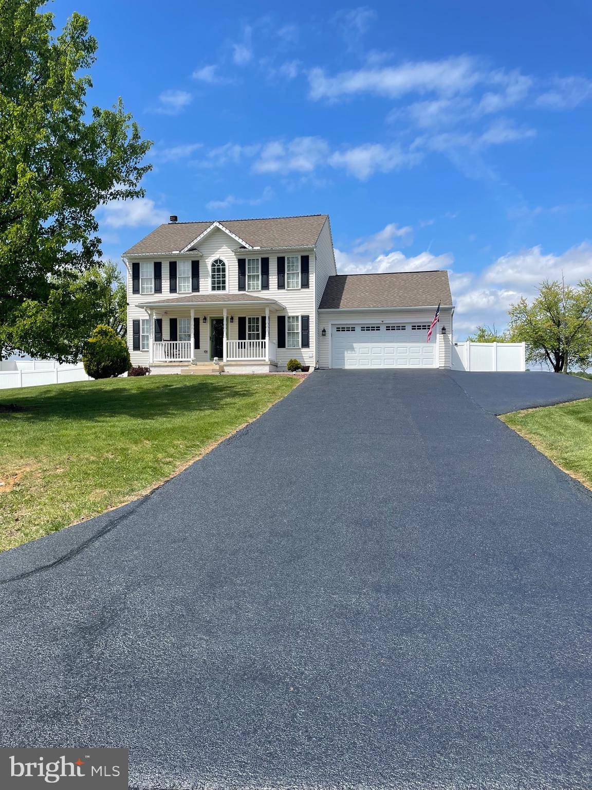 281 BERKSHIRE DR, Falling Waters, WV 25419