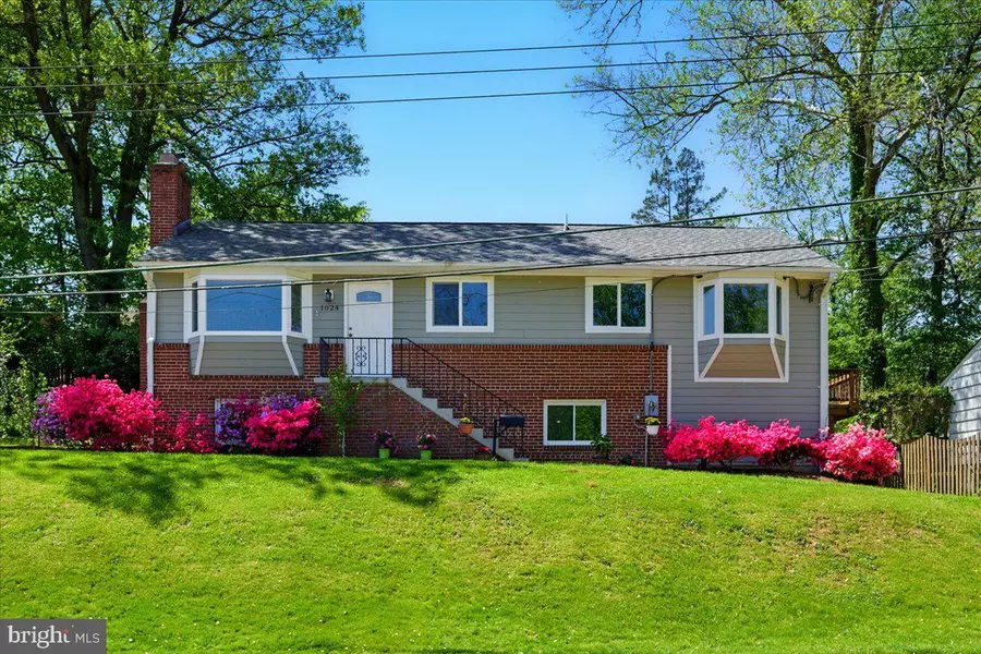 1024 N ARLINGTON MILL DR, Arlington, VA 22205