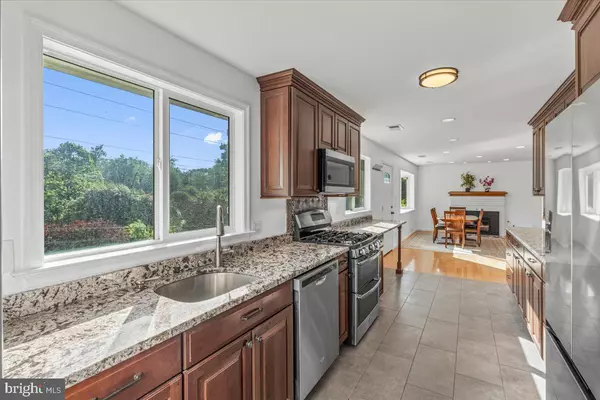 Arlington, VA 22205,1024 N ARLINGTON MILL DR