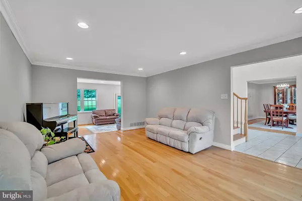 Robbinsville, NJ 08691,63 AMBERFIELD RD