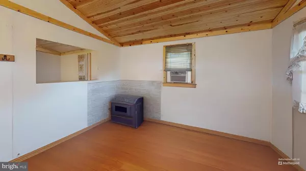 Moorefield, WV 26836,564 HIGHLAND SPRINGS ROAD