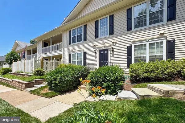Oakton, VA 22124,10201-C WILLOW MIST CT #99