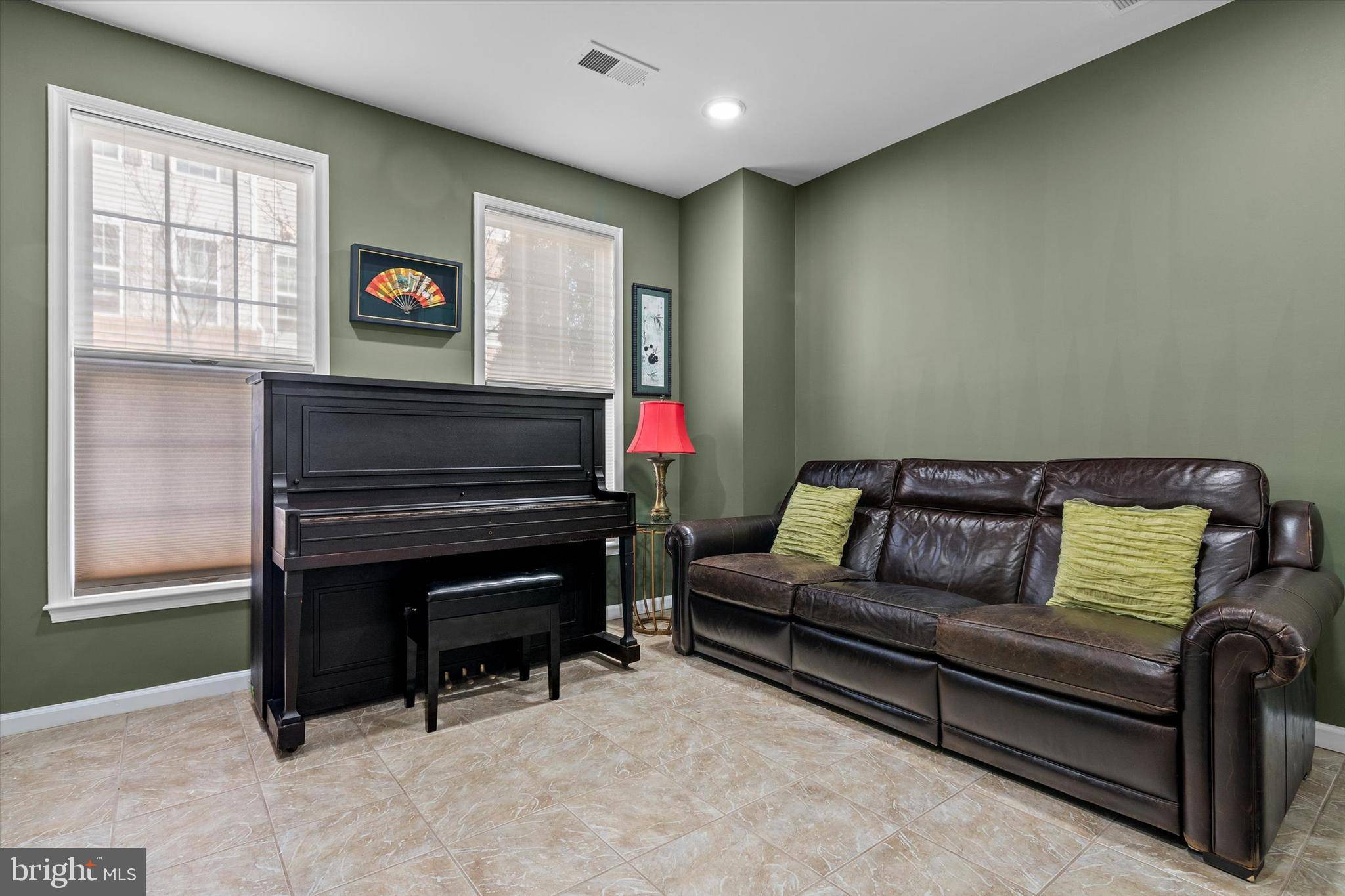 Ashburn, VA 20148,22650 GRAY FALCON