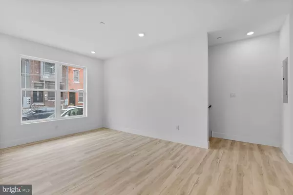 Philadelphia, PA 19122,809 DIAMOND ST #101