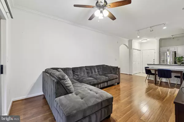 Herndon, VA 20171,12925 CENTRE PARK CIR #106
