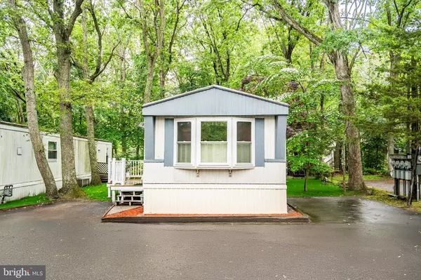 Jackson, NJ 08527,39 MARCIA MEMORIAL CIRCLE