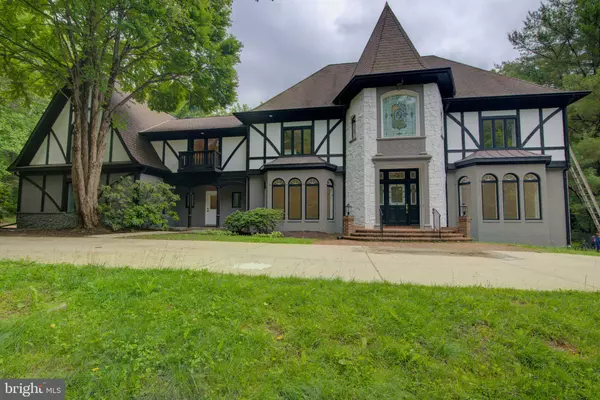 10124 WENDOVER DR, Vienna, VA 22181