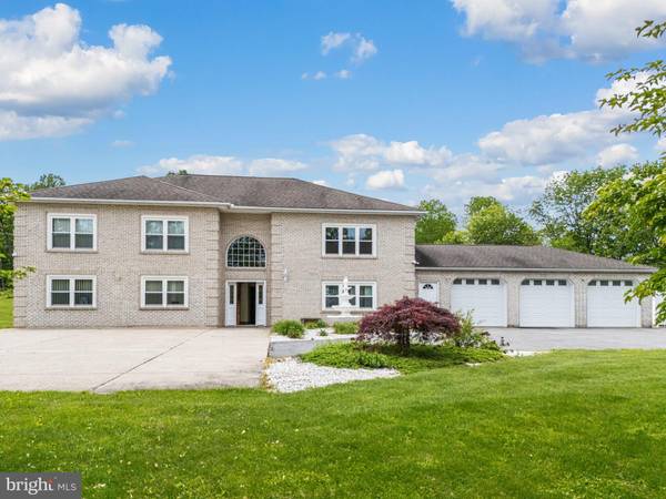 Wind Gap, PA 18091,230 W MOORESTOWN RD