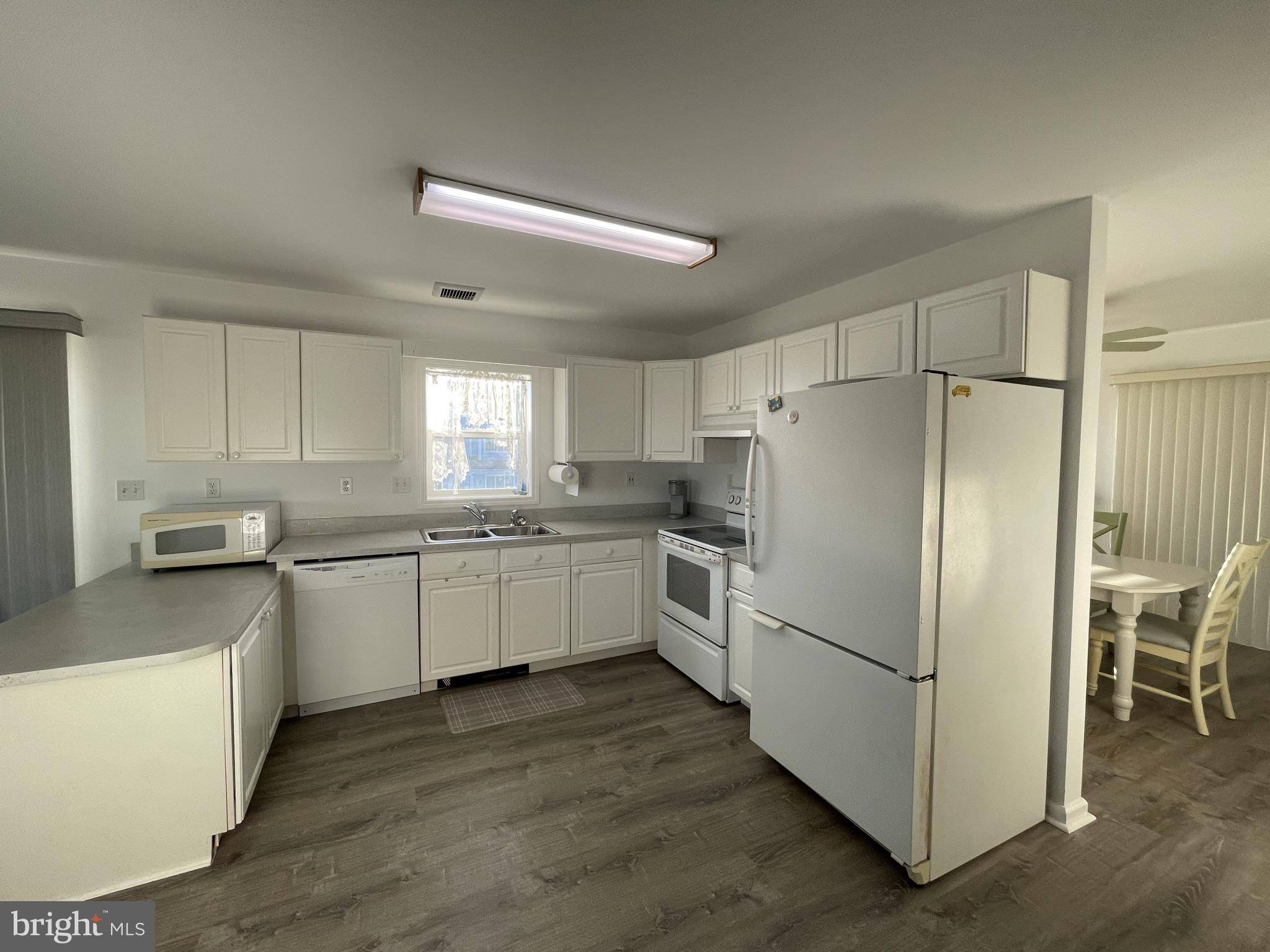 Somers Point, NJ 08244,557 LAUNCH AVE