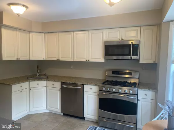 Princeton, NJ 08540,204 SALEM CT #12