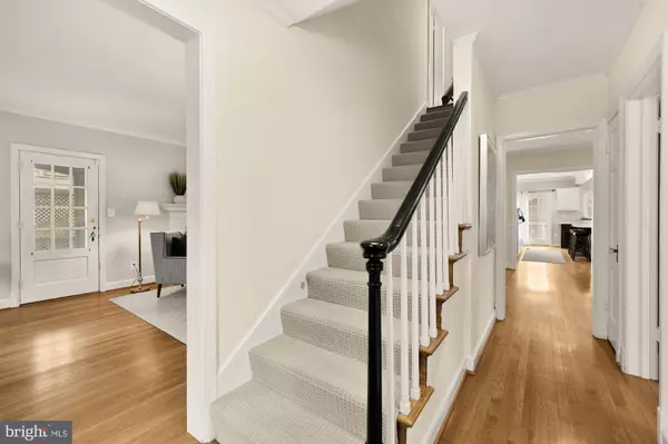 Bethesda, MD 20814,5117 WILSON LN