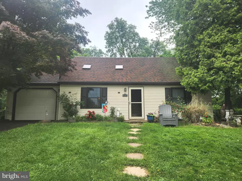 1970 BARTON DR, Lancaster, PA 17603