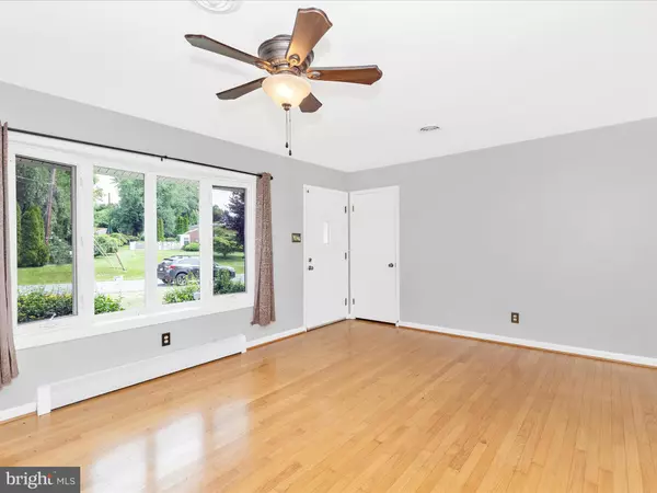 Smithsburg, MD 21783,22128 PIKESIDE DR