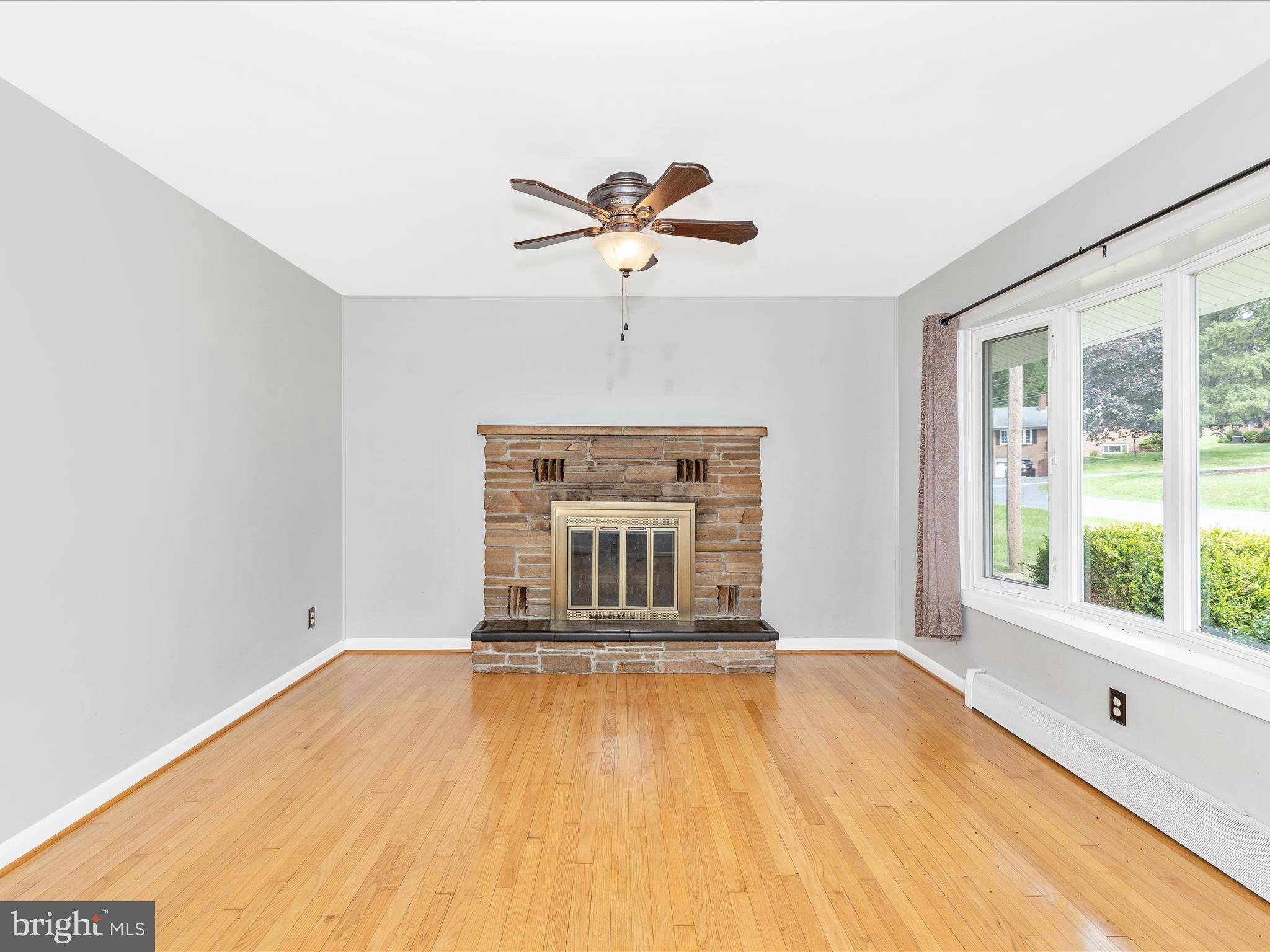 Smithsburg, MD 21783,22128 PIKESIDE DR