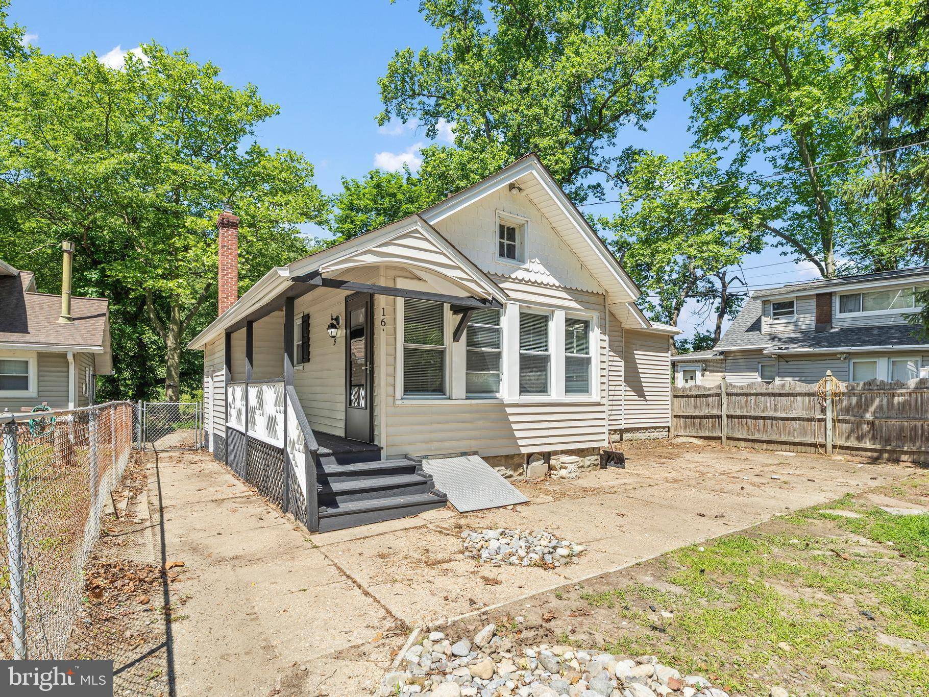 165 LAKEFRONT ST, Blackwood, NJ 08012