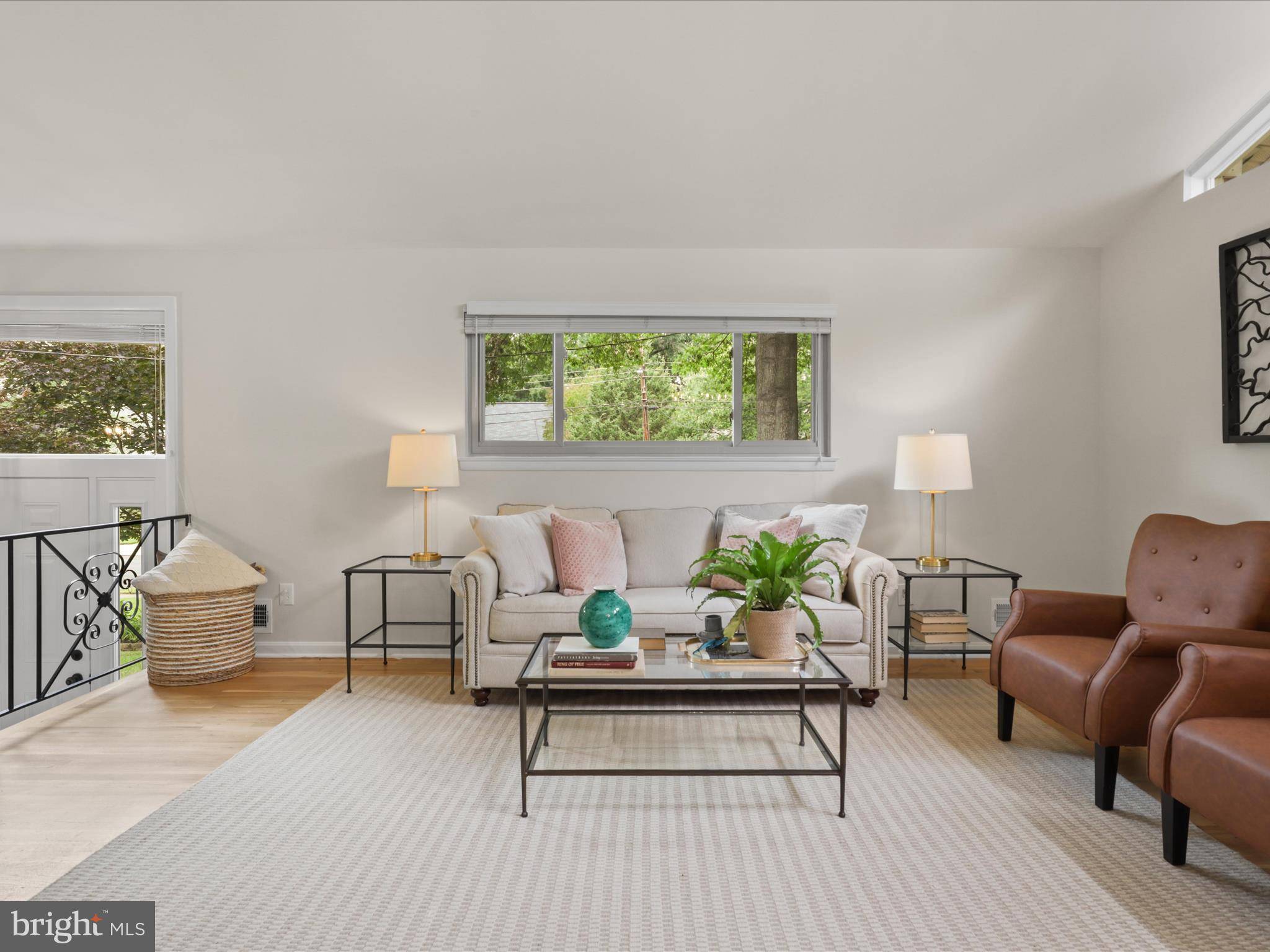 Alexandria, VA 22304,905 PEELE PL